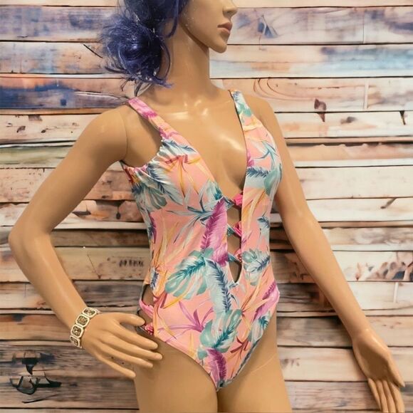 Bar III Other - Bar III One Piece Swimsuit